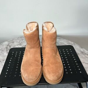 UGG Classic Tan Boots Size 5